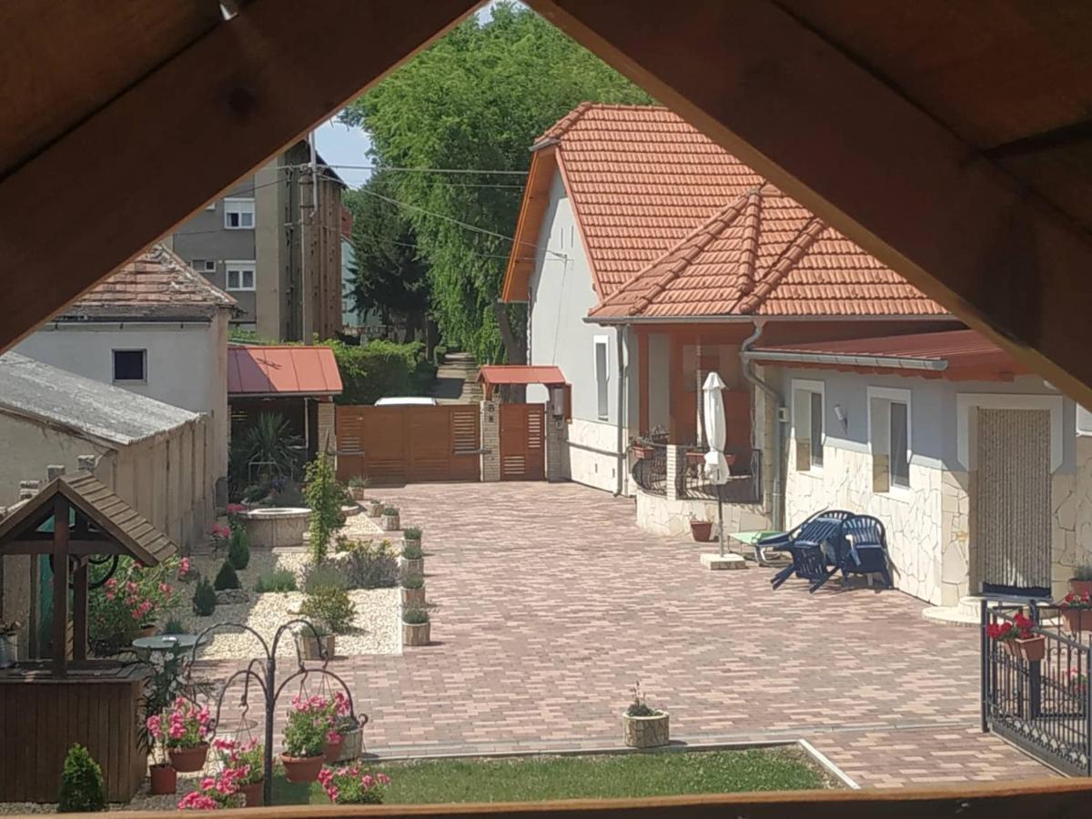 Aranyhal Apartman Sarvar Exterior photo